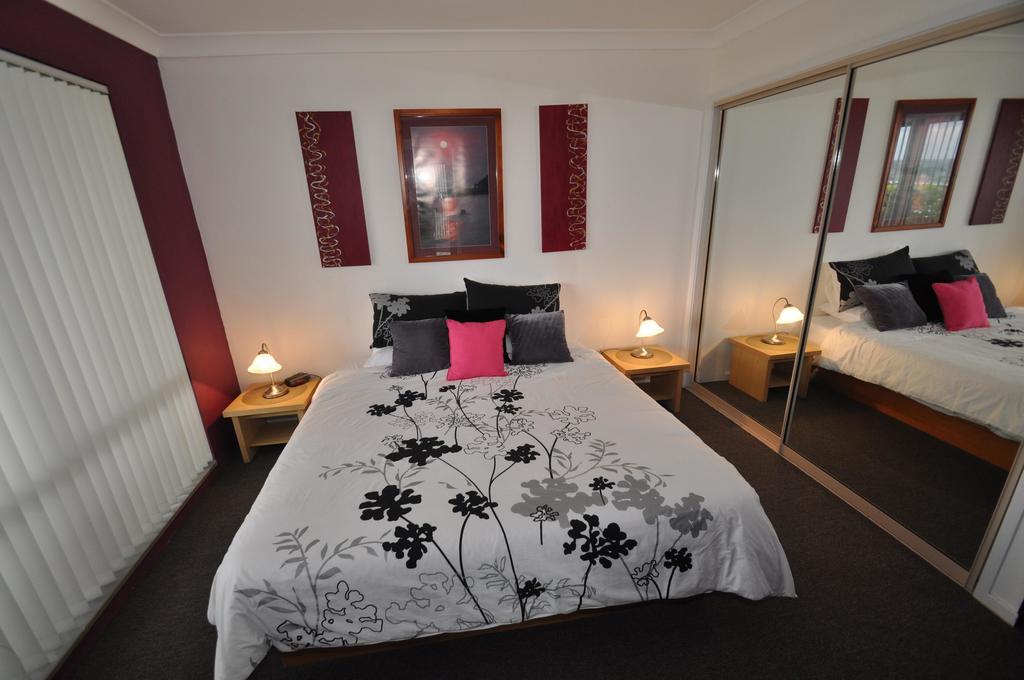 Beachfront Apartments Narooma Phòng bức ảnh